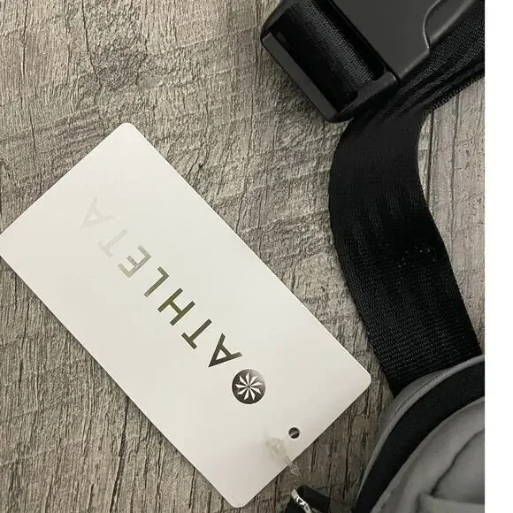 Athleta‎ Crossbody Belt Bag Grey Silver Fanny Pack Waist Bag - Picture 4 of 6